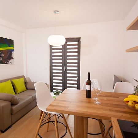 Apartments By The Sea Makarska - 19145 Exterior photo