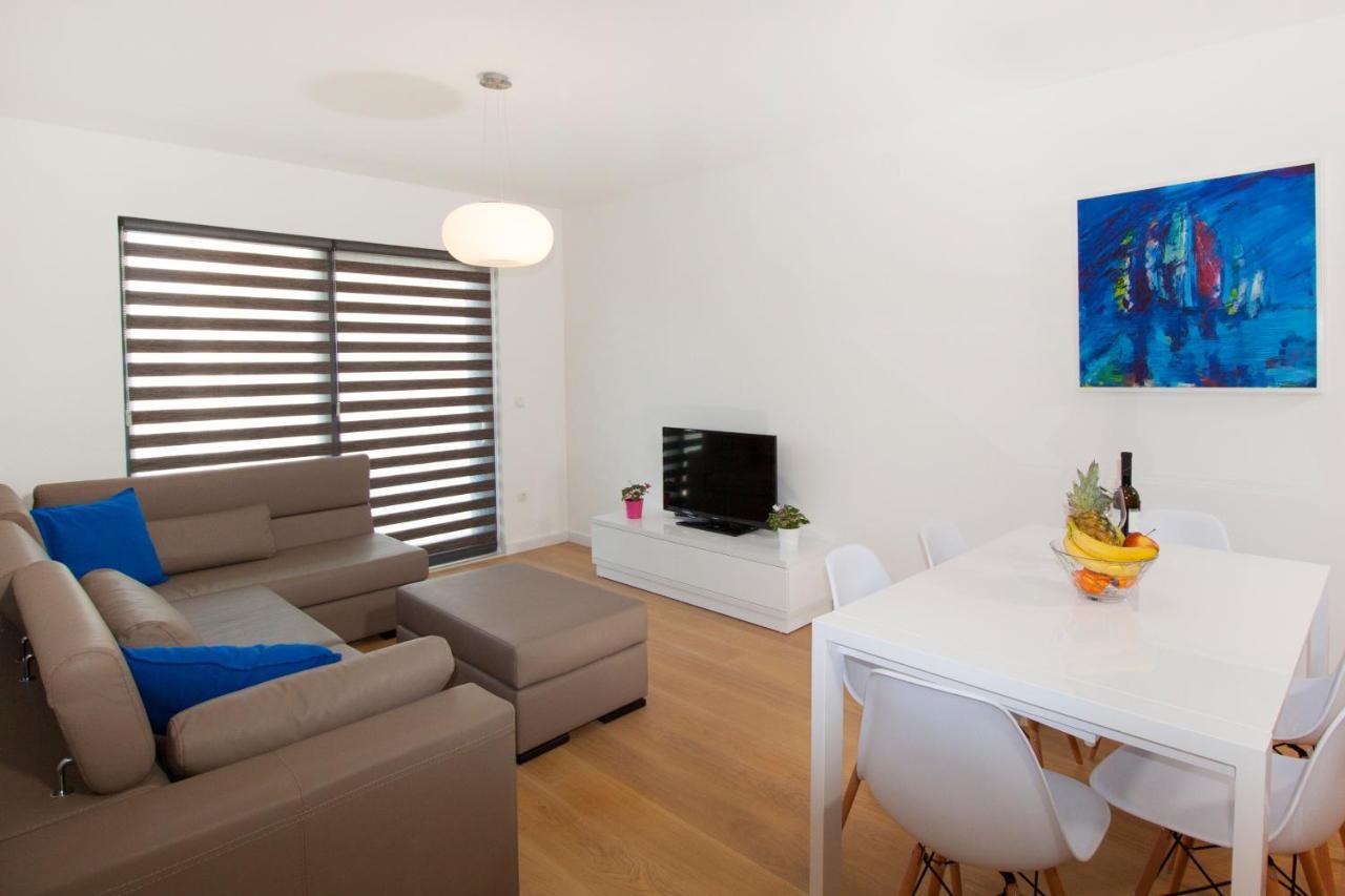 Apartments By The Sea Makarska - 19145 Exterior photo